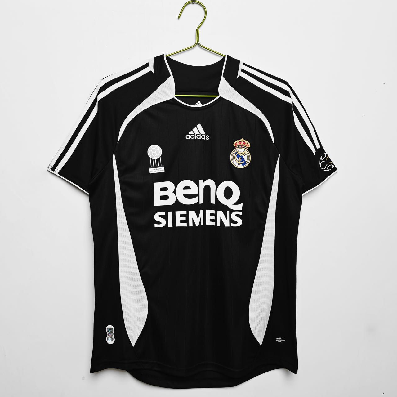 Real Madrid 2006-07 Premium Quality Retro Jersey with Shorts