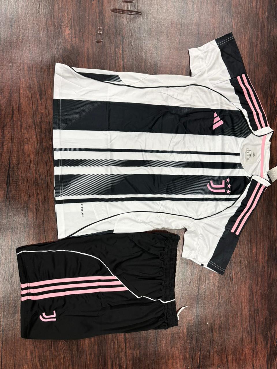 Juventus 25/26 Home Jersey with Shorts