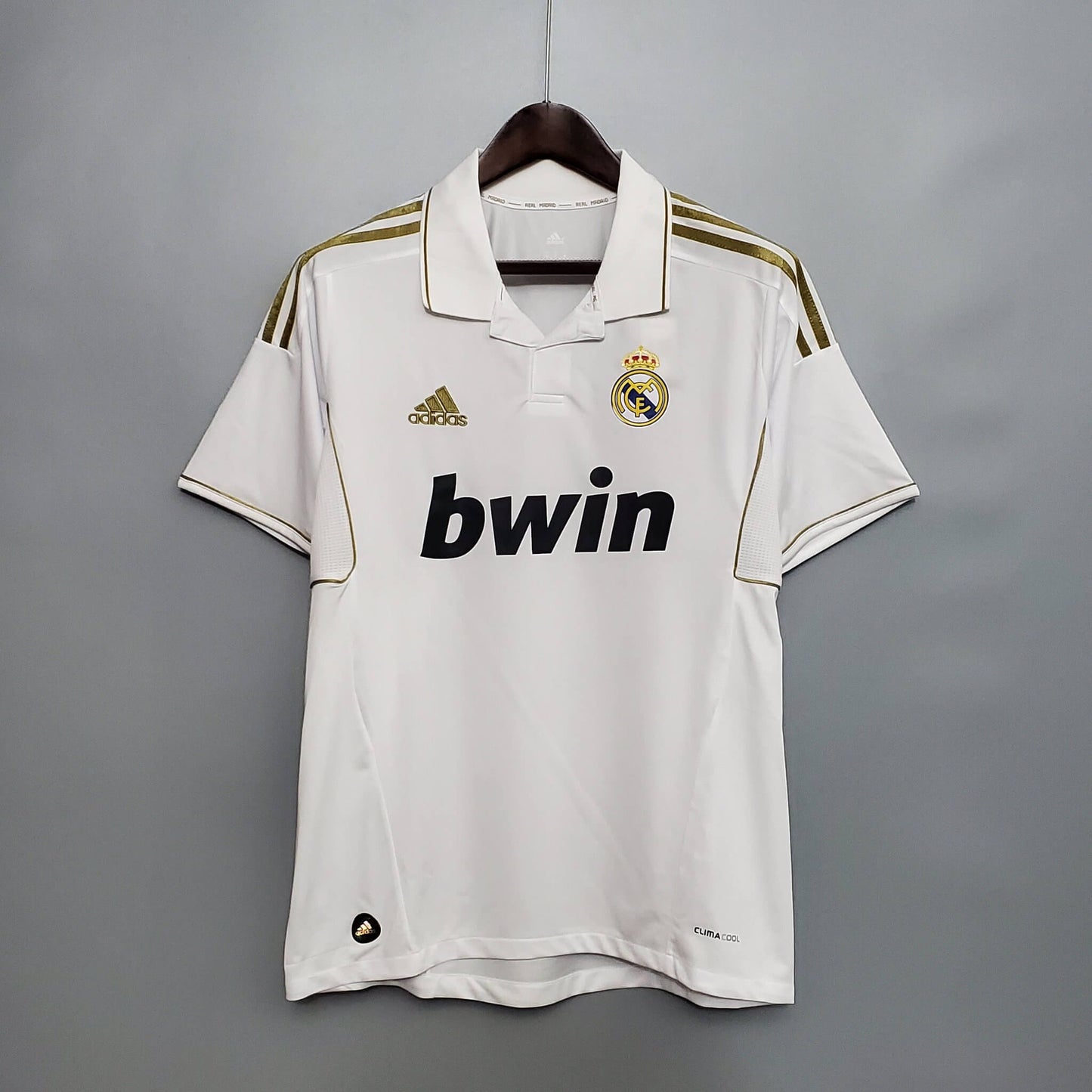 Real Madrid 2011/12 Retro Home Jersey with Shorts